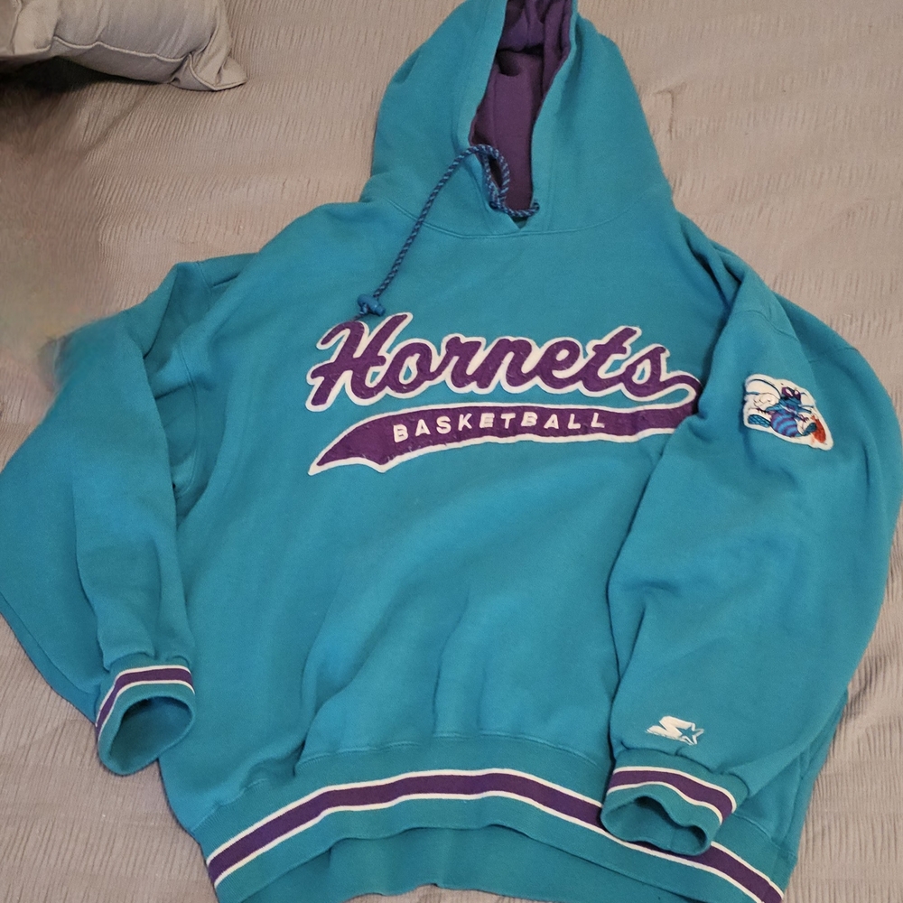 Vintage Charlotte Horners Starter NBA Teal and Purple Pullover